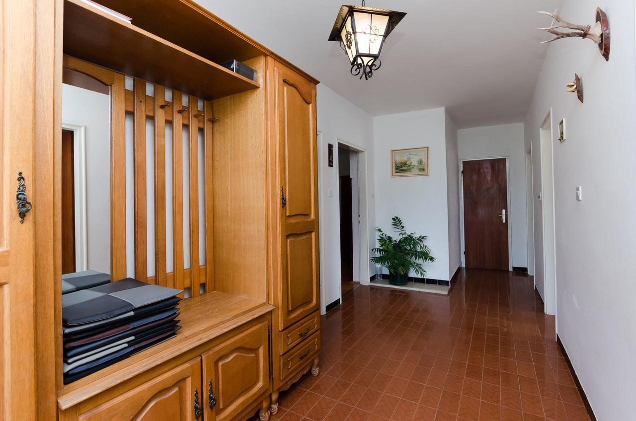 Apartments Biserka Barbat na Rabu Ngoại thất bức ảnh